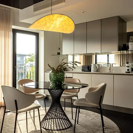 Luxury Seaside Penthouse With A View Of The Old Town 탈린